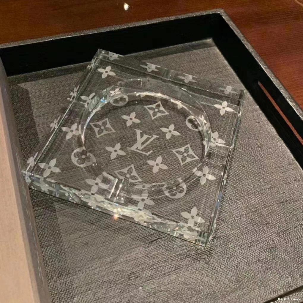 CUSTOM LV ASHTRAY 0811